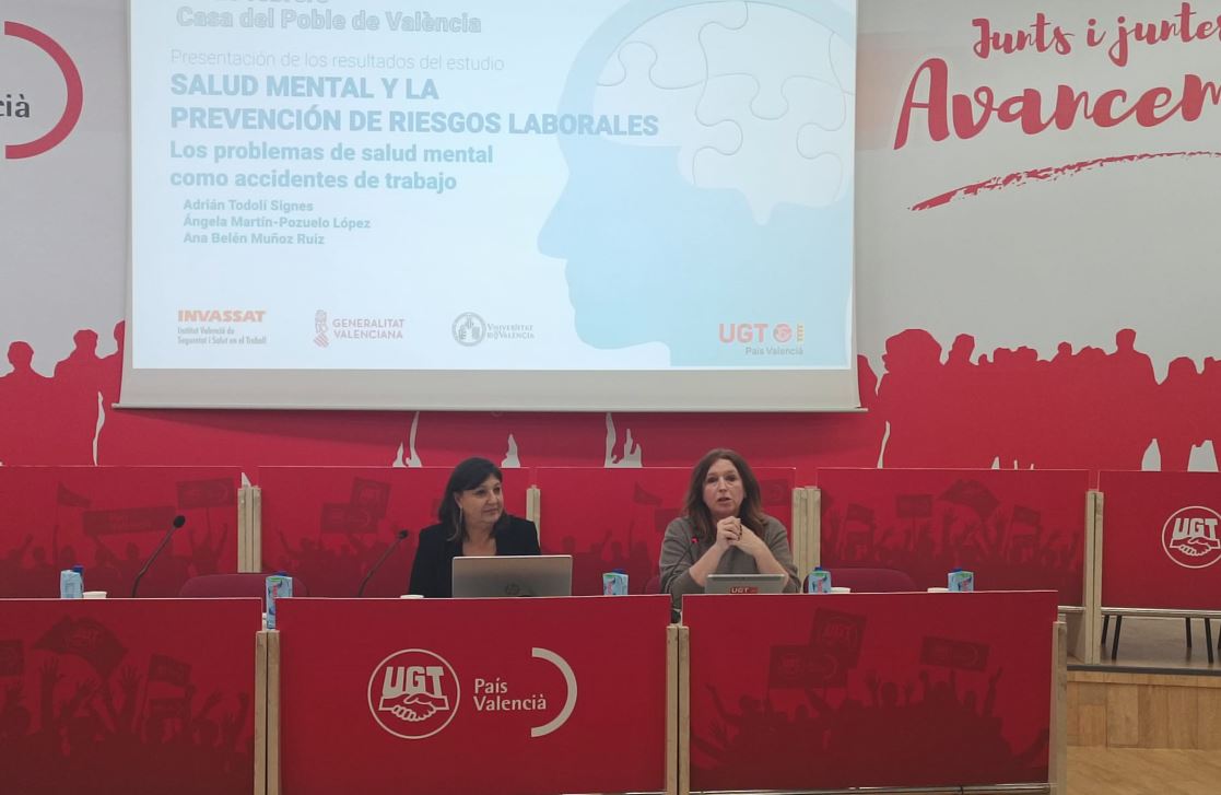 La secretaria de Salud Laboral de UGT, Ana García de la Torre, interviene en la presentación del estudio 'Salud mental y la prevención de riesgos laborales'