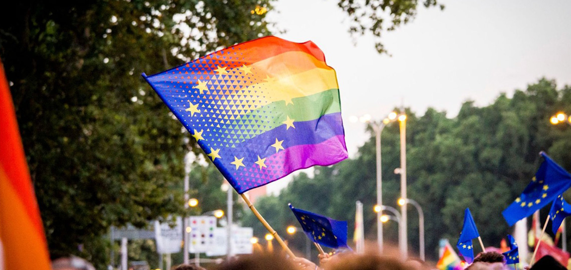 Bandera de la UE y LGTB