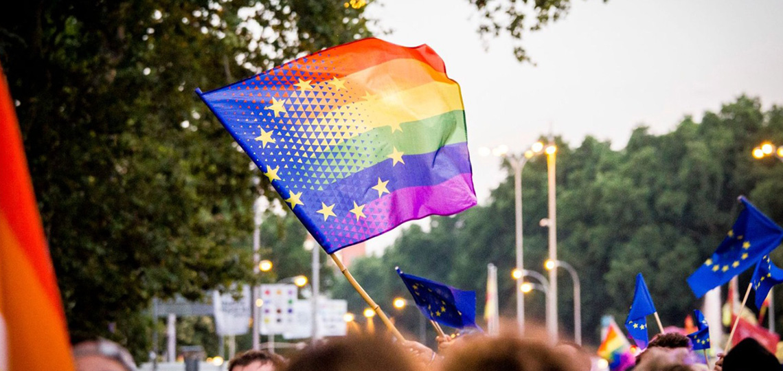 Bandera LGTB y europea