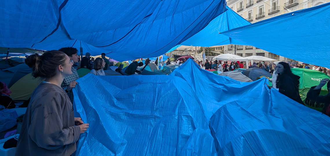 Acampada en Puerta del Sol por el desahucio de Maricarmen