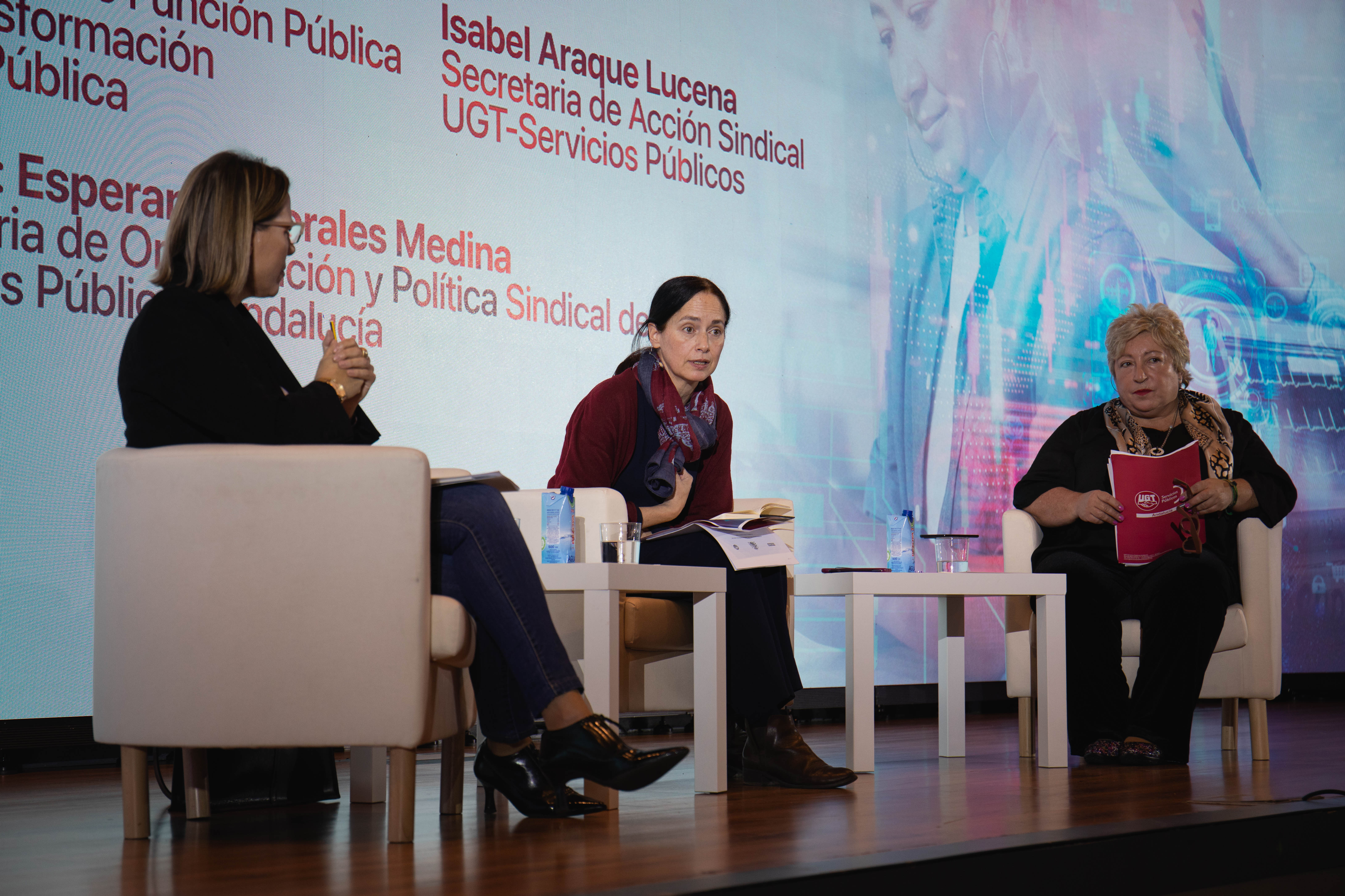 Mesa de debate 'El futuro del empleo en el sector público, moderada por Esperanza Morales