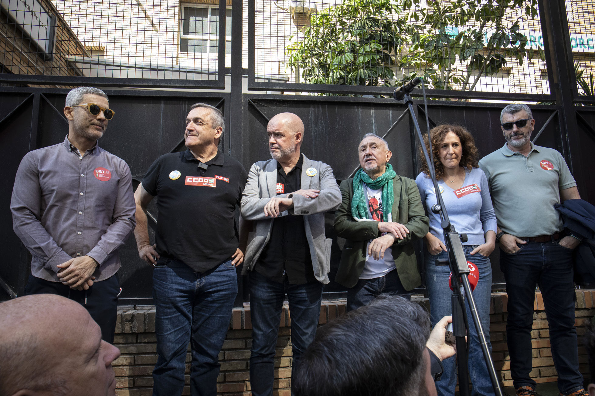 2. Antonio González, secretario general de UGT Málaga; Fernando Cubillo, secretario general de CCOO Málaga; Unai Sordo, secretario general de CCOO; Pepe Álvarez, secretario general de UGT; Nuria López, secretaria general de CCOO Andalucía, y Oskar Martín, secretario general de UGT Andalucía.
