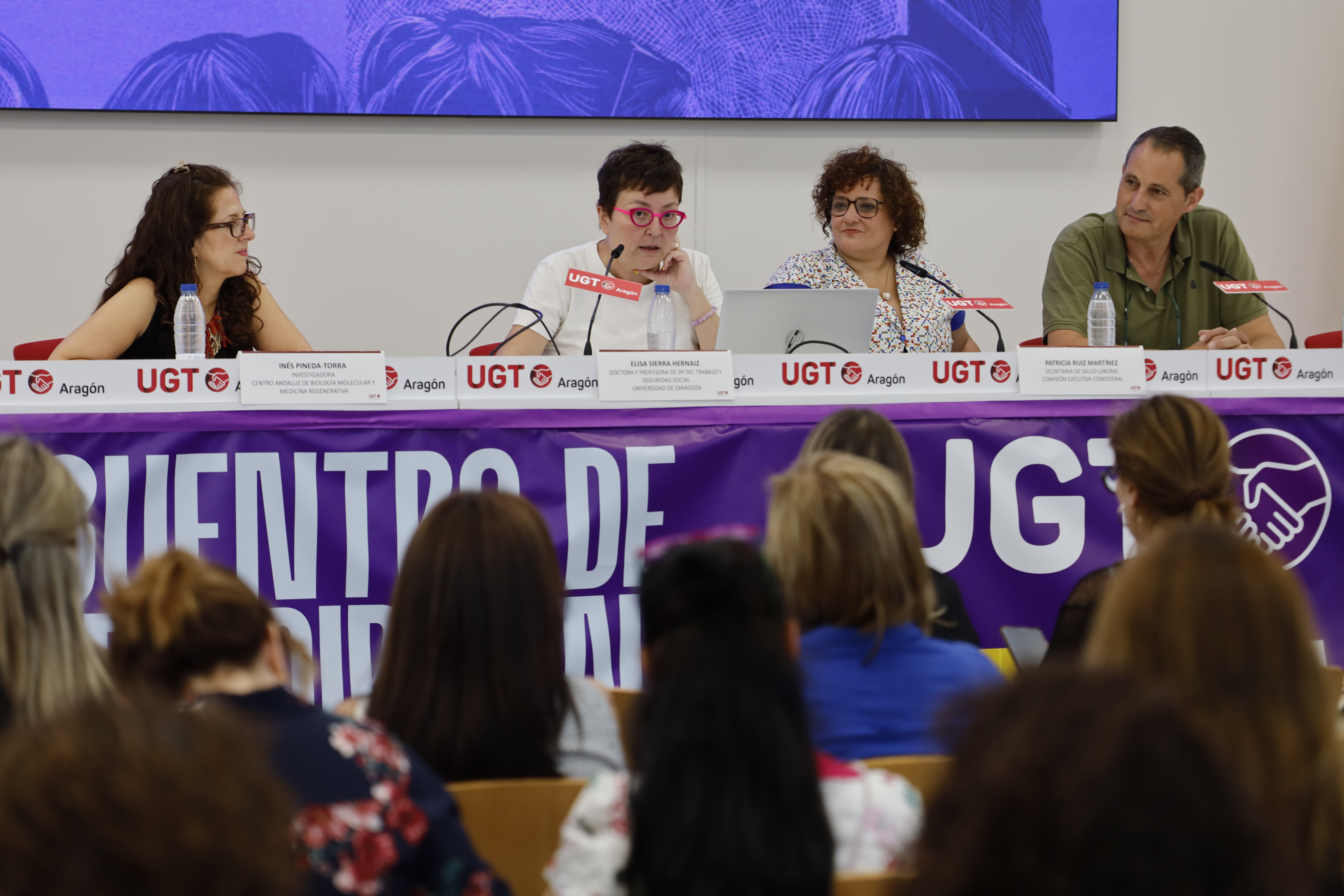 Vista general de la mesa