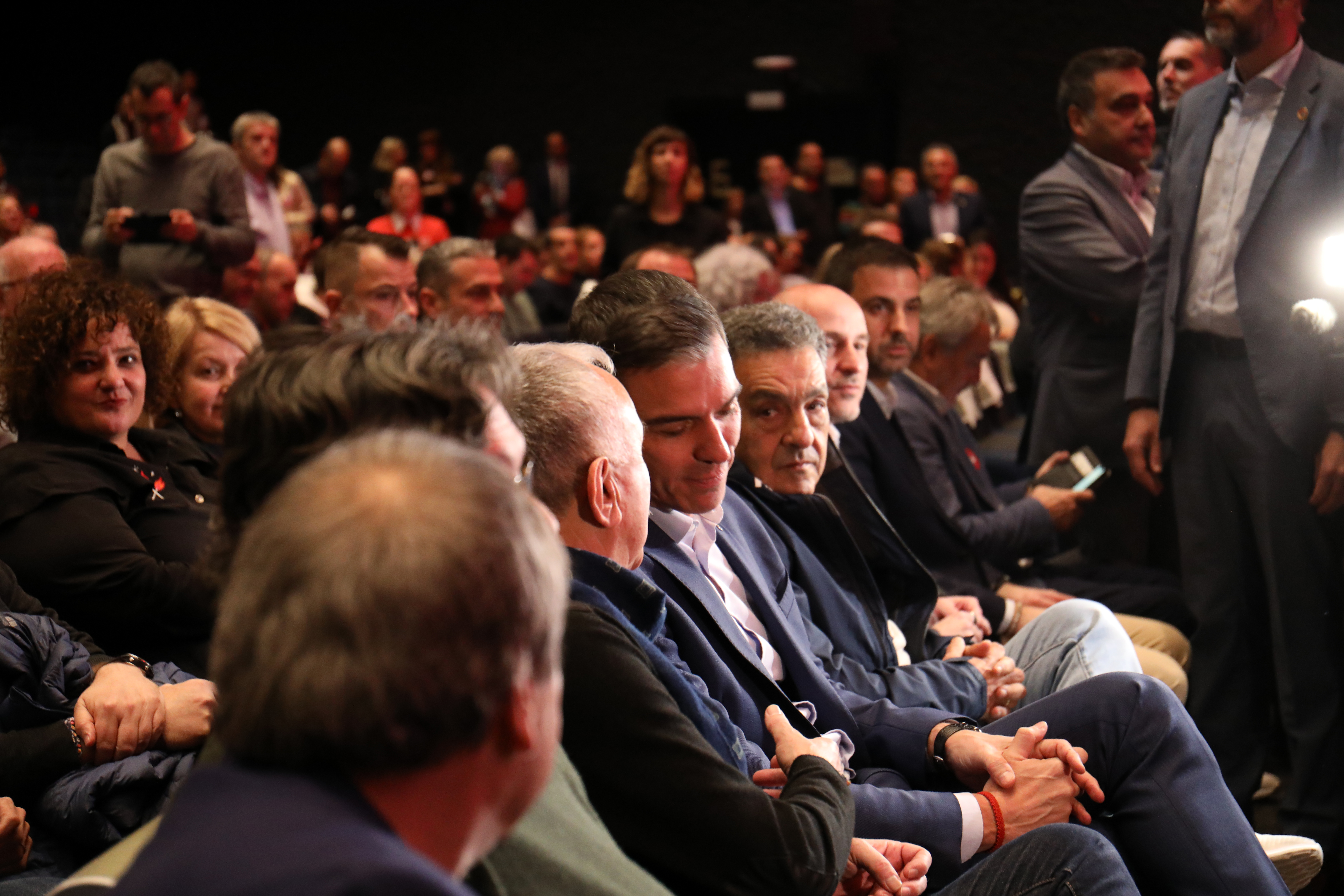 Pepe Álvarez y Pedro Sánchez llegan al auditorio