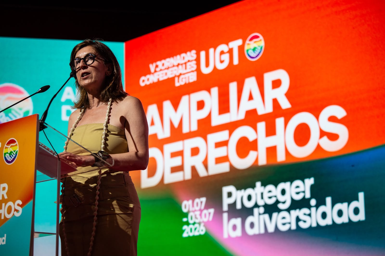 2. Intervención de Lola Navarro, vicesecretaria general de UGT en la apertura del acto.