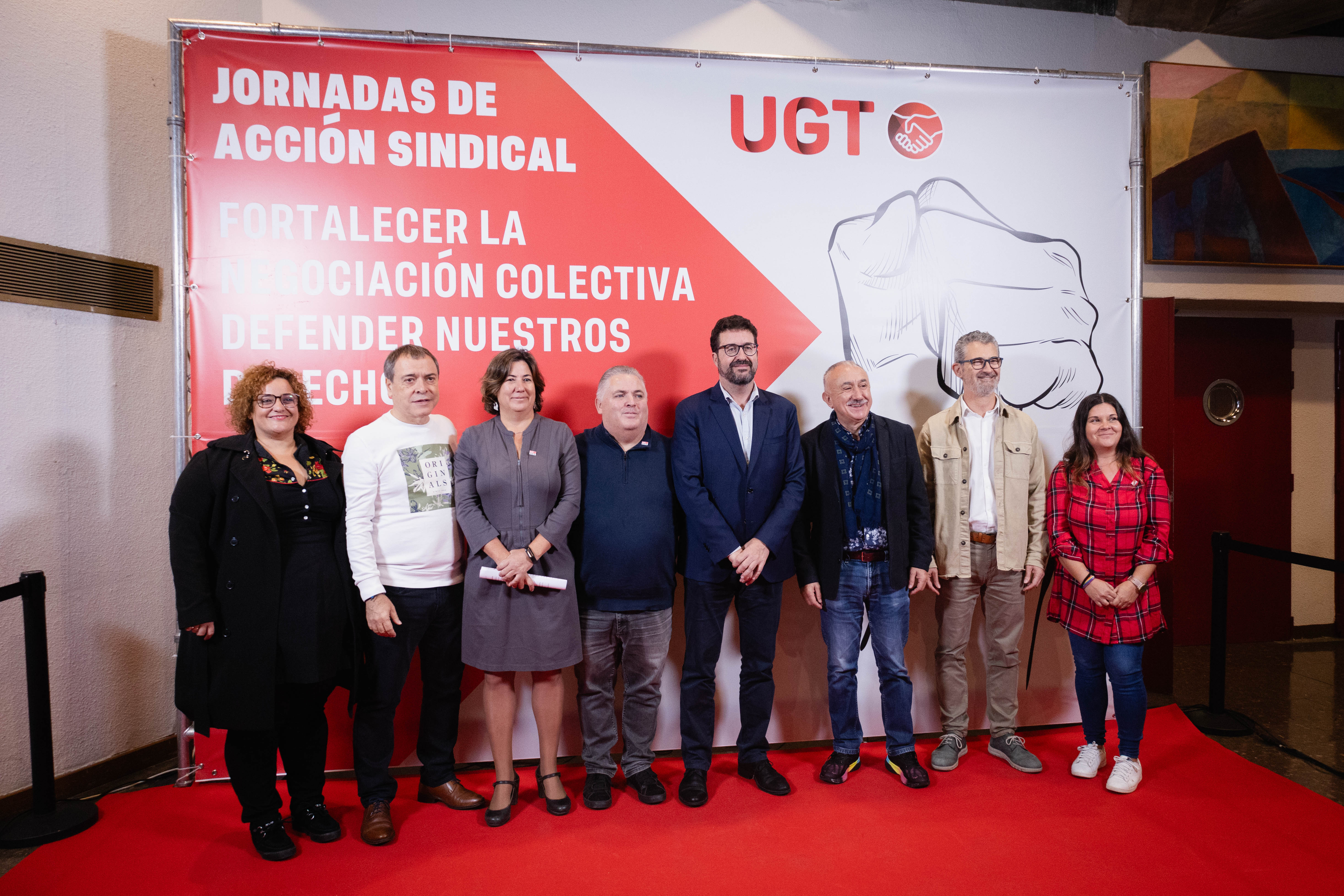 Miembros de FICA y UGT Confederal junto a Joaquín Pérez Rey