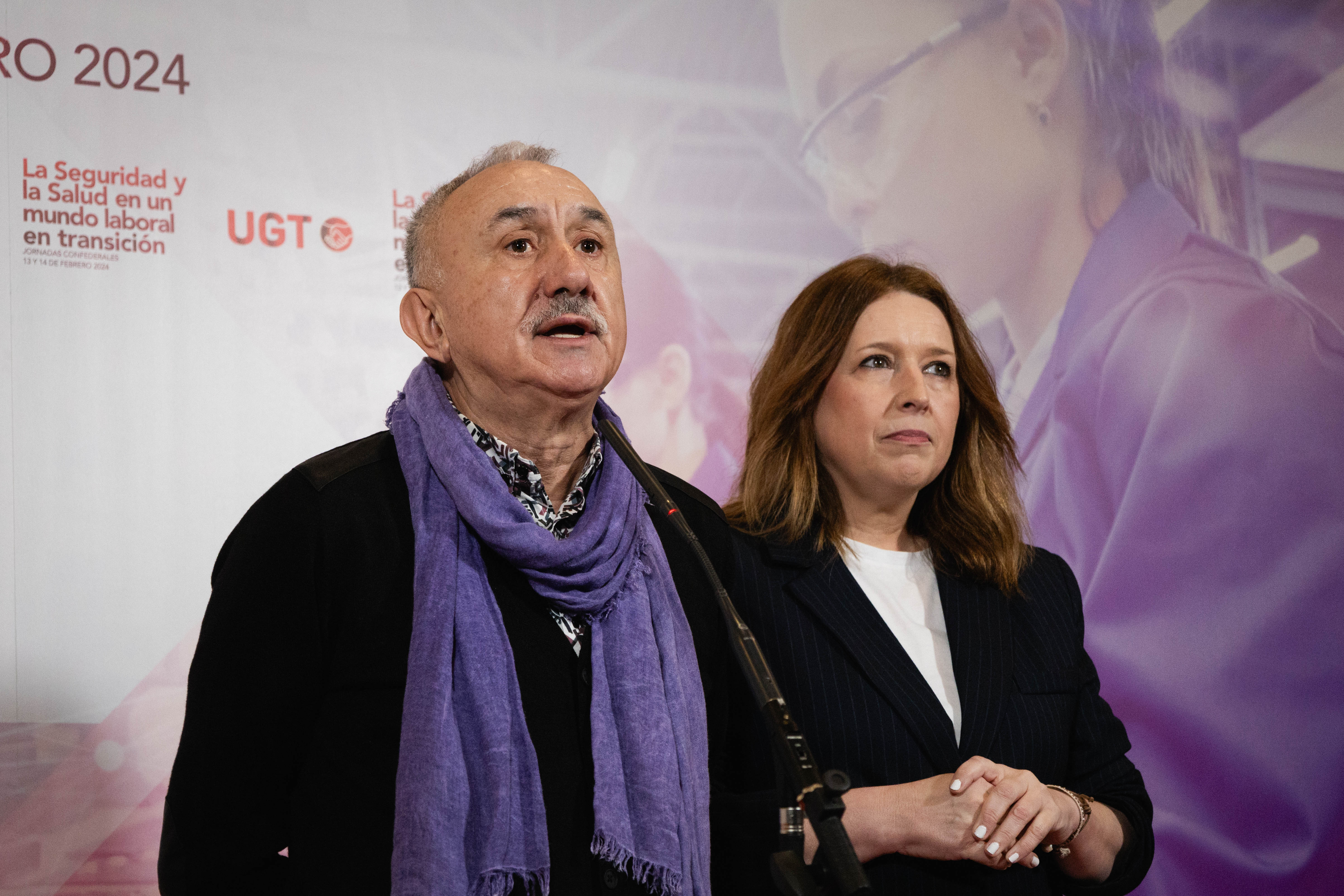 Pepe Álvarez y Ana García de la Torre atienden a los medios de comunicación