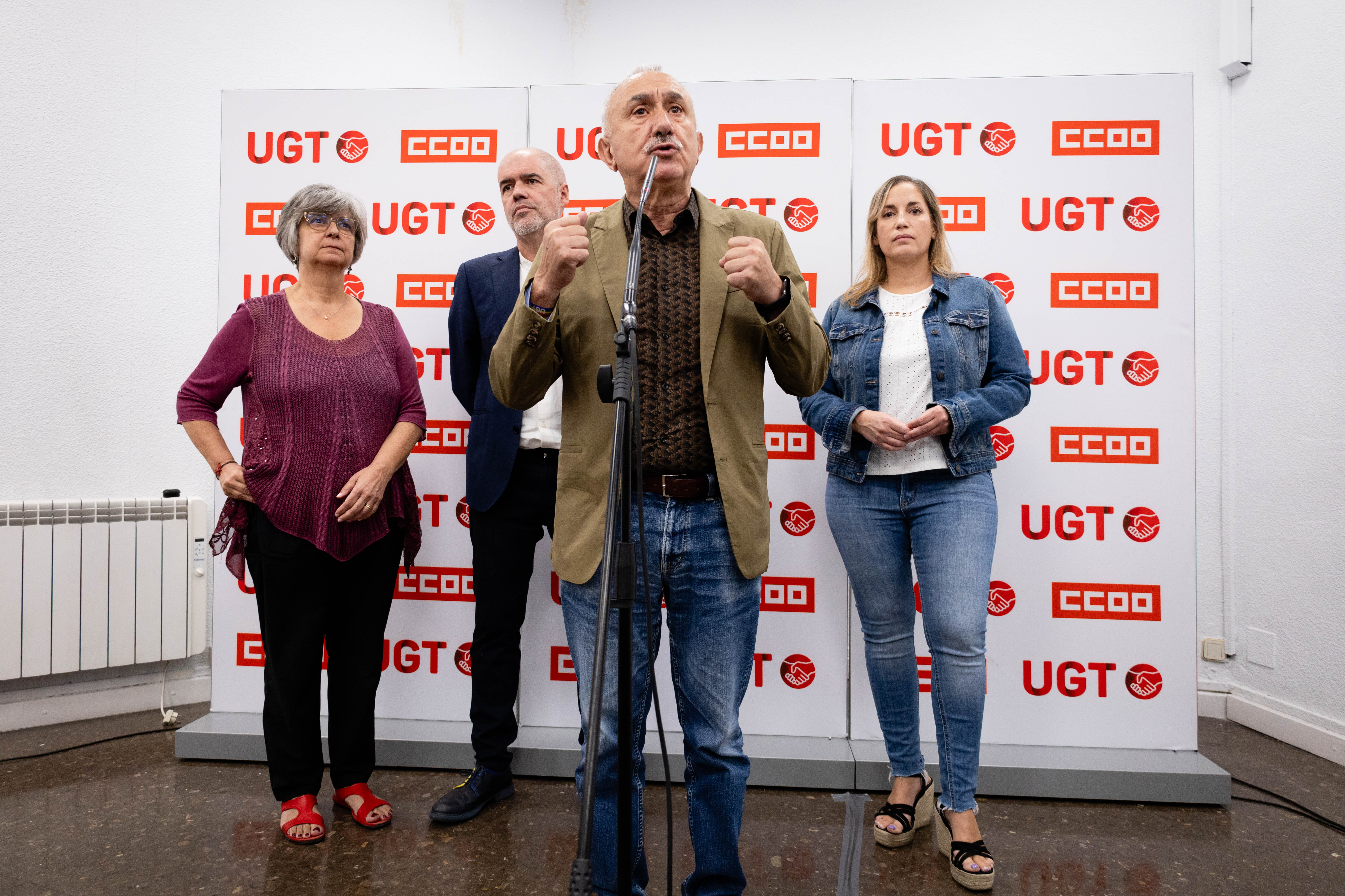 Los secretarios generales de UGT y CCOO atienden a medios