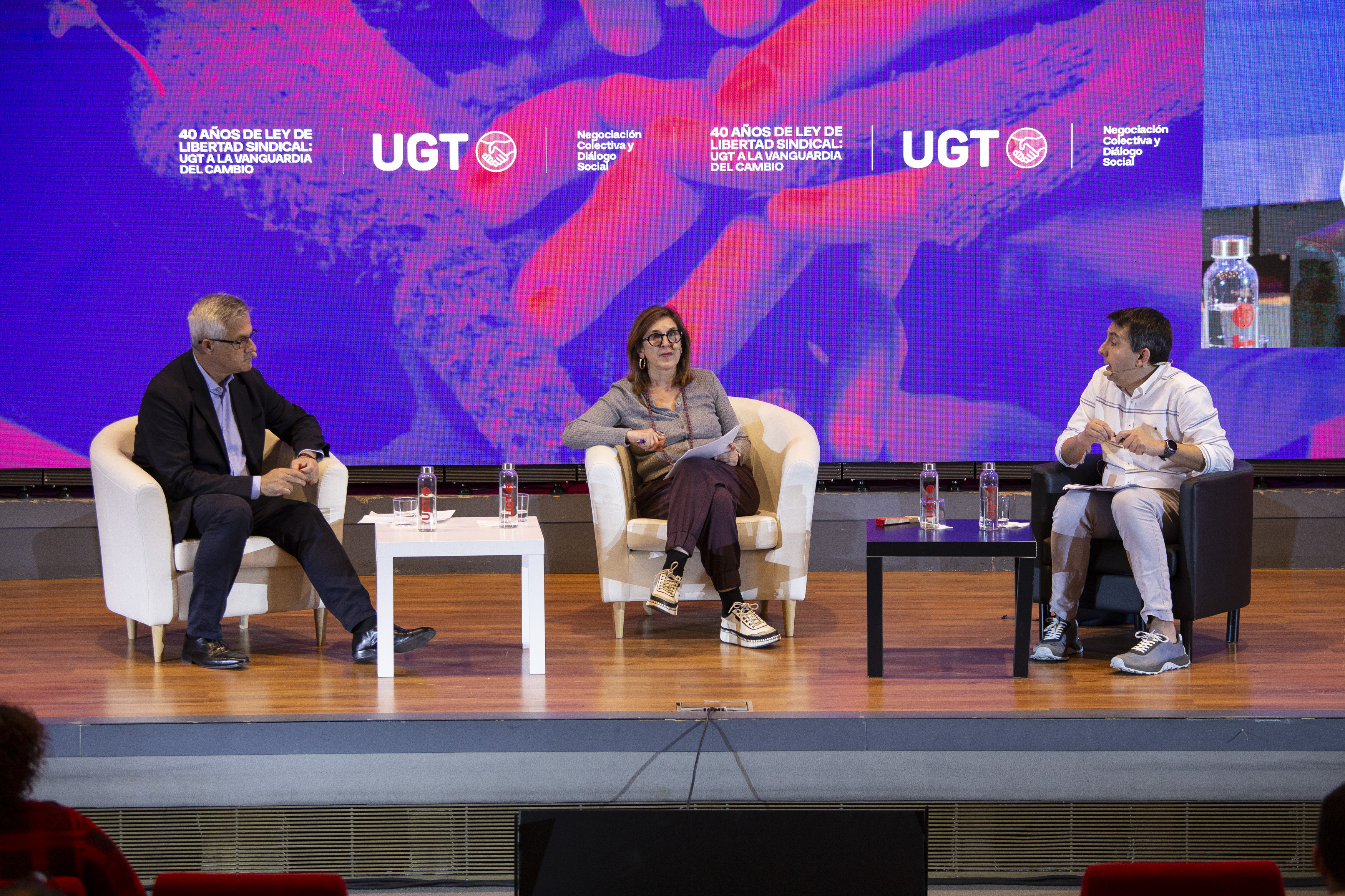 Mesa 'Vivienda: un elemento esencial'