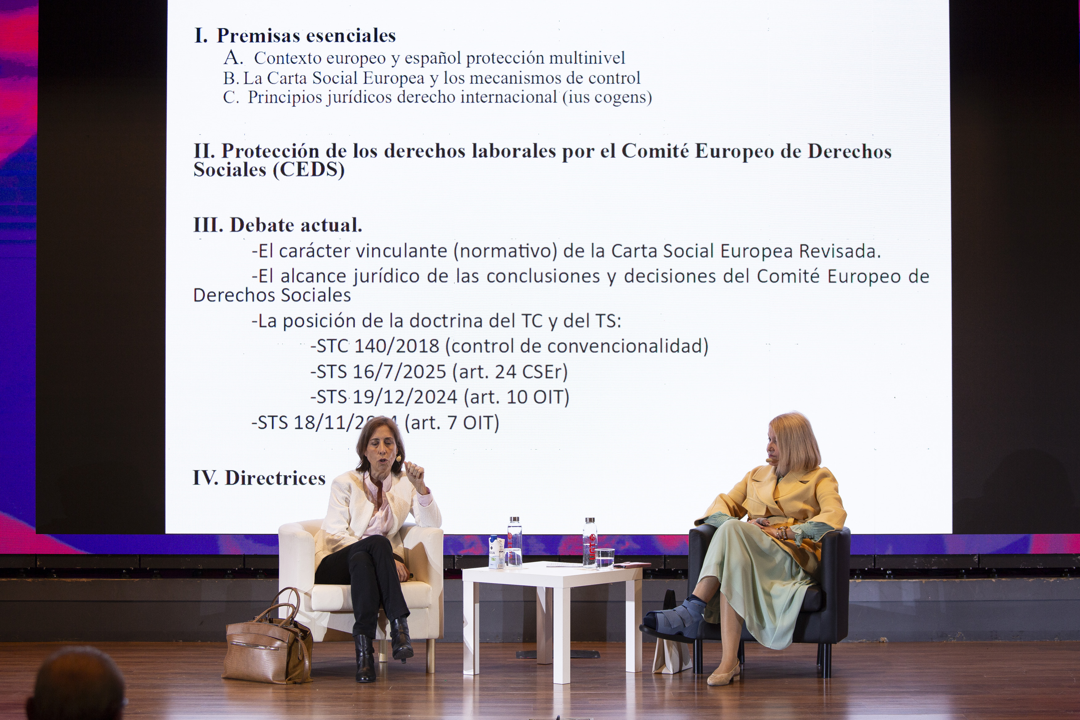 Mesa 'Las normas internacionales y los derechos laborales'