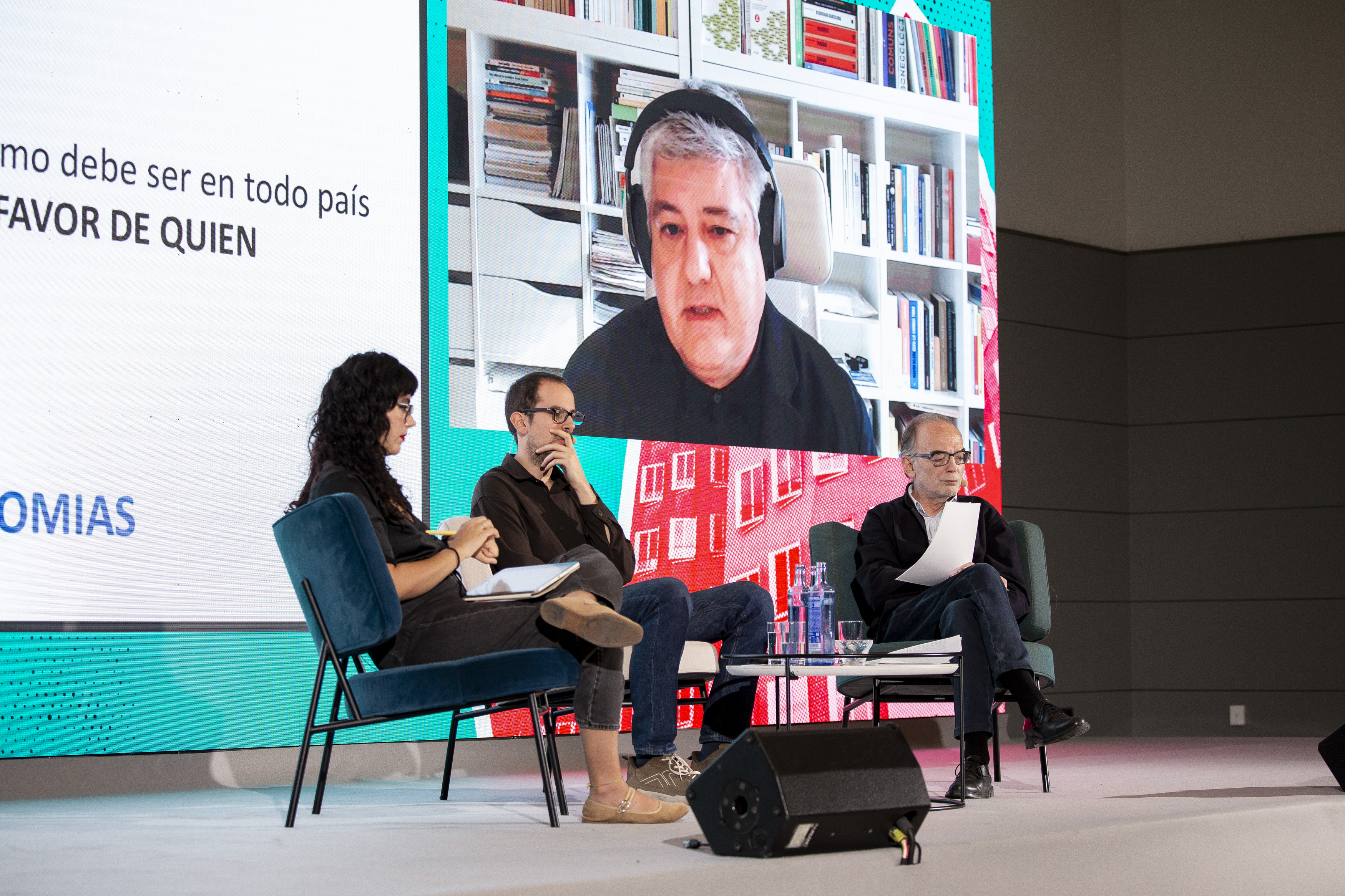 El director gerente de NASUVINSA, Javier Burón durante su ponencia online