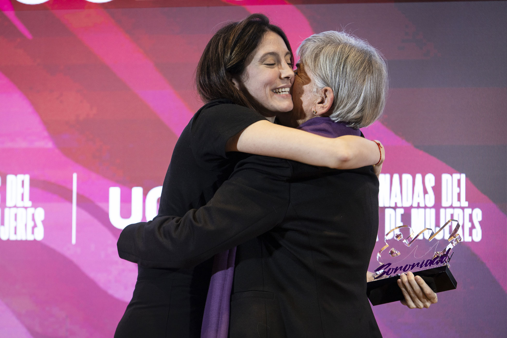 Belén Guirao entrega el Premio Sororidad Mujeres Mayores a la Unión de Jubilados y Pensionistas