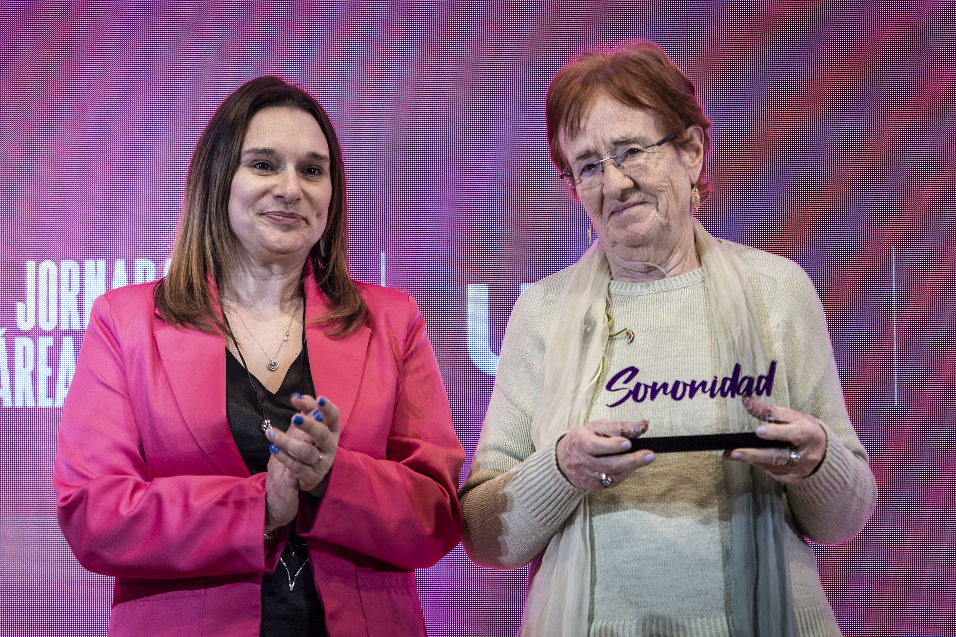 María de la Concha Morán recoge el Premio Sororidad UGT-FeSMC