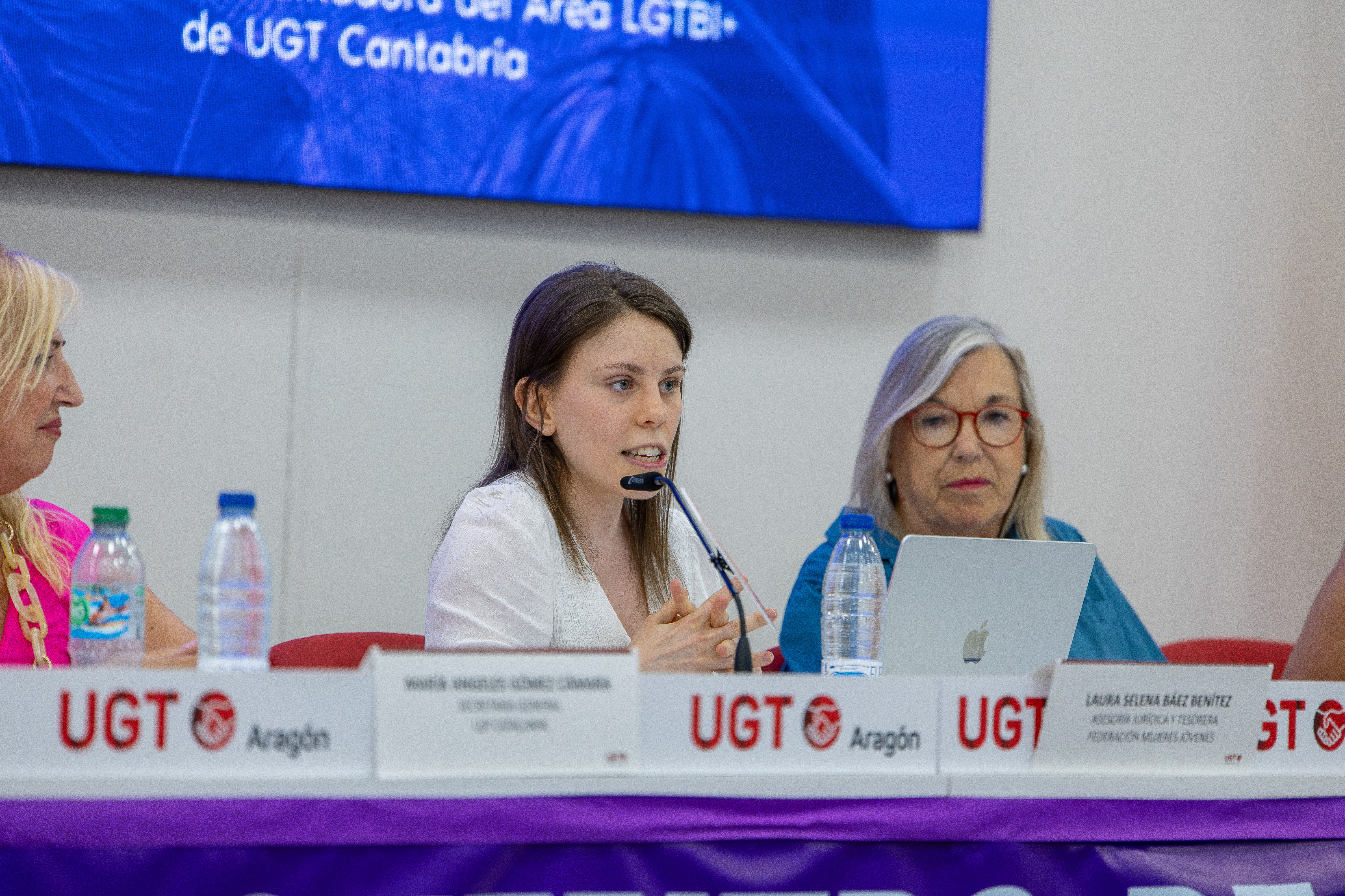 Laura Selena Báez Benítez, tesorera de la Federación de Mujeres Jóvenes. Altamira Gonzalo Valgañón, jurista feminista española especializada en Derecho de familia y Derecho comunitario
