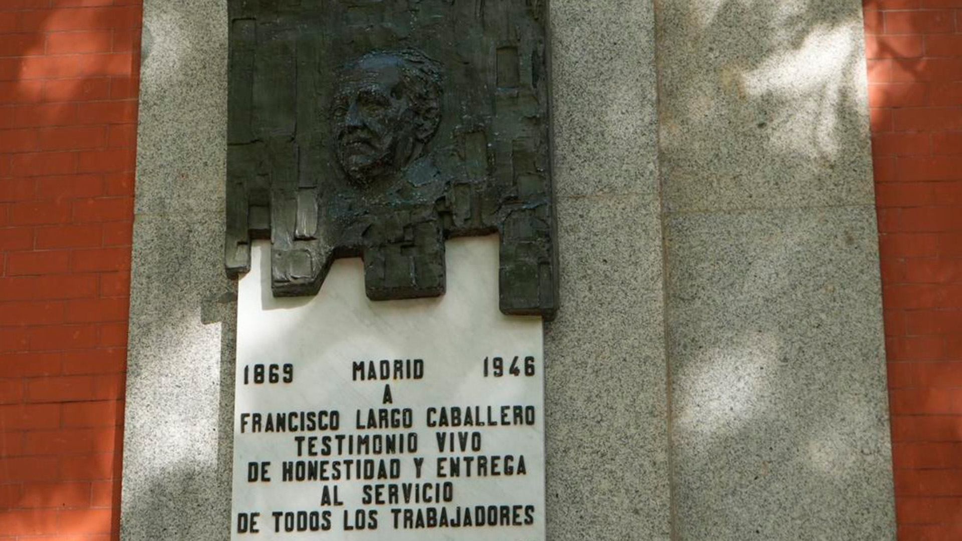 Placa de Largo Caballero